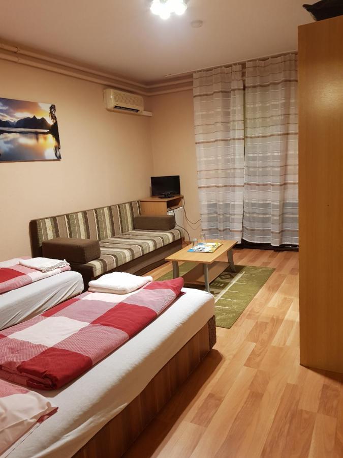 Fortuna Panzio Hotel Oroshaza Exterior photo